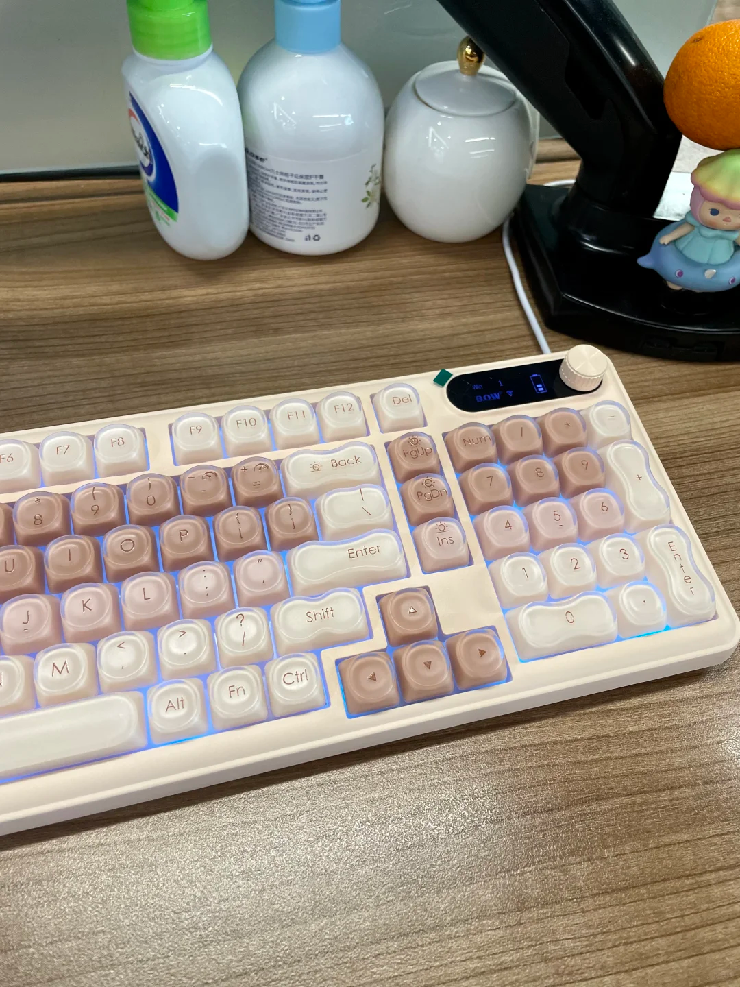 milk tea glow keyboard 原图缩略图