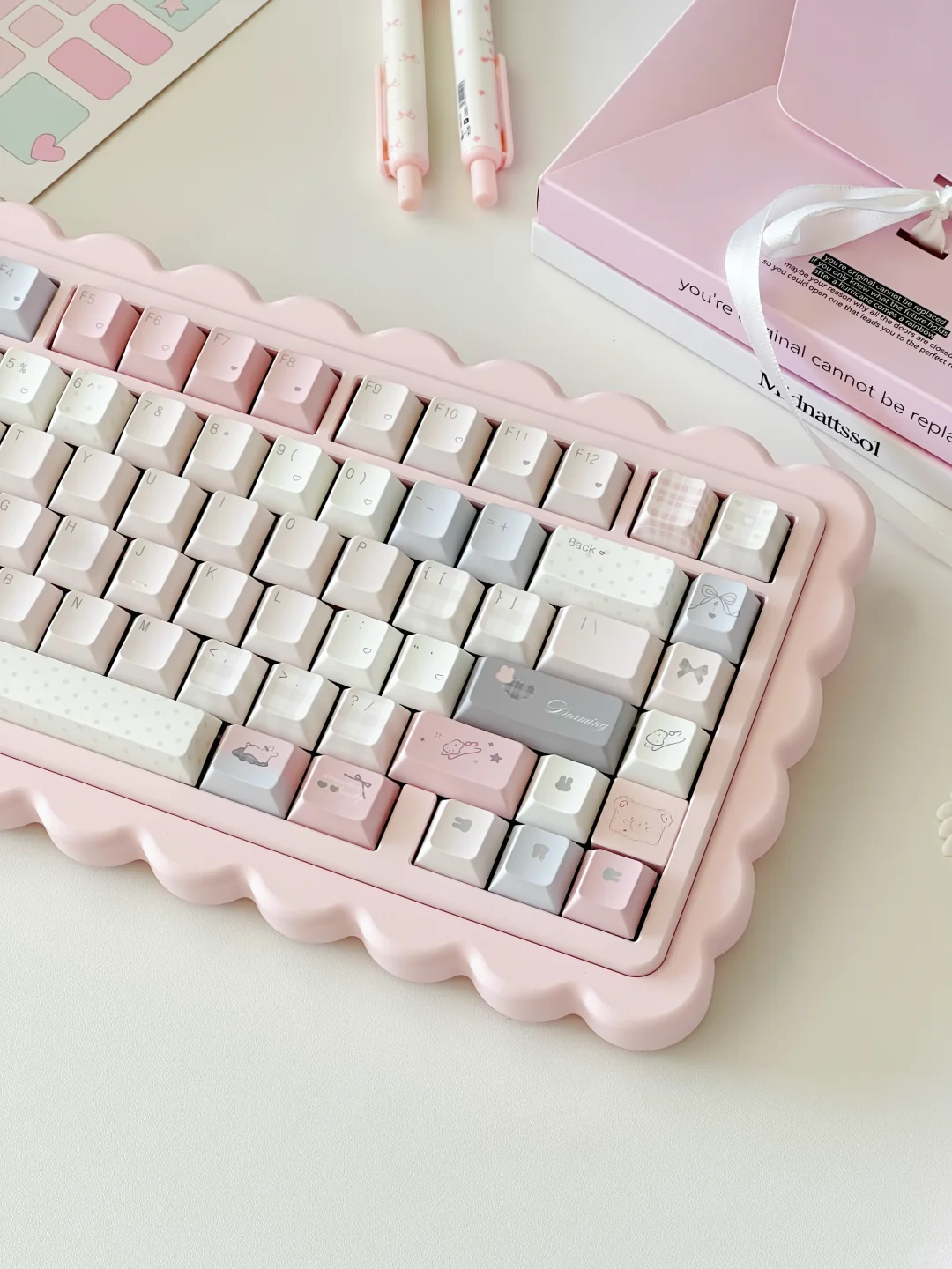 wavy pink keyboard 原图缩略图